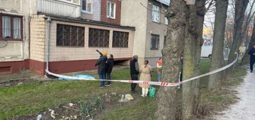 У Тернополі загинула жінка - випала з 8 поверху