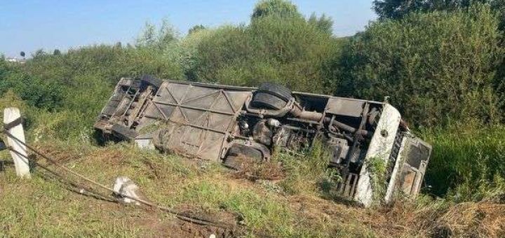 перекинувся автобус паломники