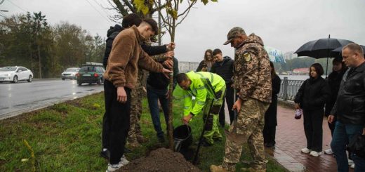 ЗУНУ акція посади дерево