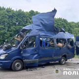 прицільно вдарено по рейсовому автобусу