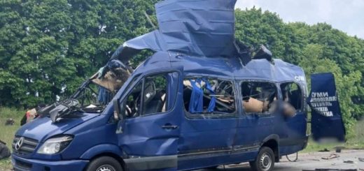 прицільно вдарено по рейсовому автобусу