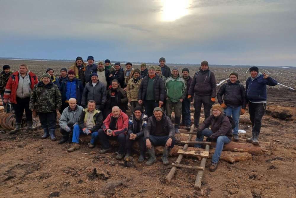 Добровольці з Тернопільщини поїхали будувати фортифікаційні споруди на сході країни