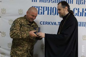 Митрополит Епіфаній відзначив тернопільських нацгвардійців церковними нагородами