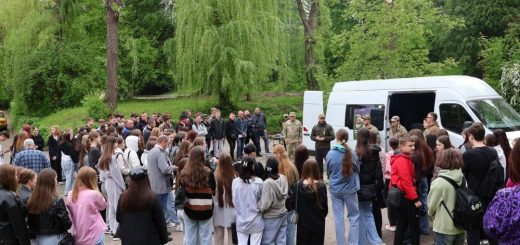 війьскові 105 бригада в Галицькому коледжі