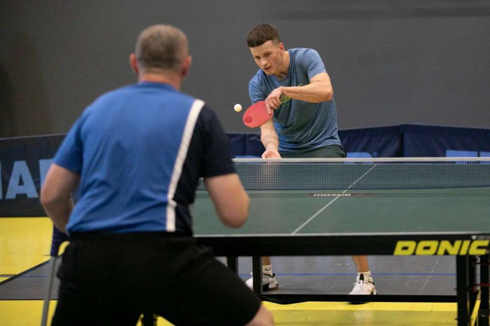 благодійний чемпіонат з настільного тенісу