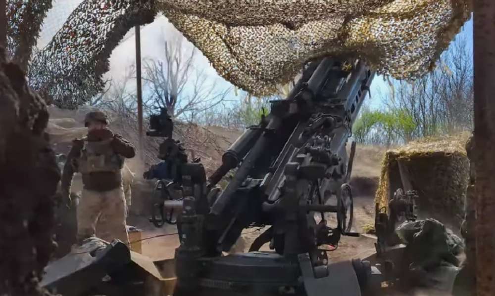 Артилеристи 44-ї бригади завдали нищівного удару по позиціях ворога. Скрін з відео