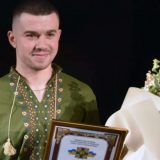 молодий медик рятує життя на передовій