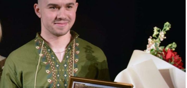 молодий медик рятує життя на передовій