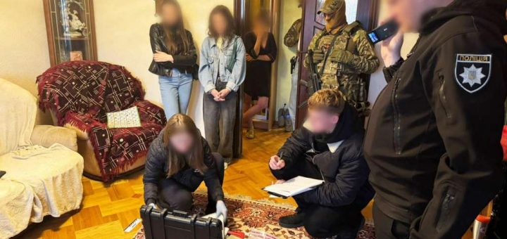 заволодів грішми матері військовго