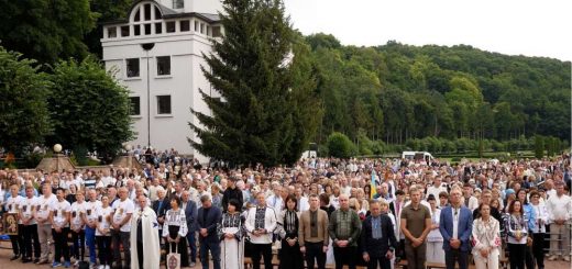 паломники Зарваниця проща