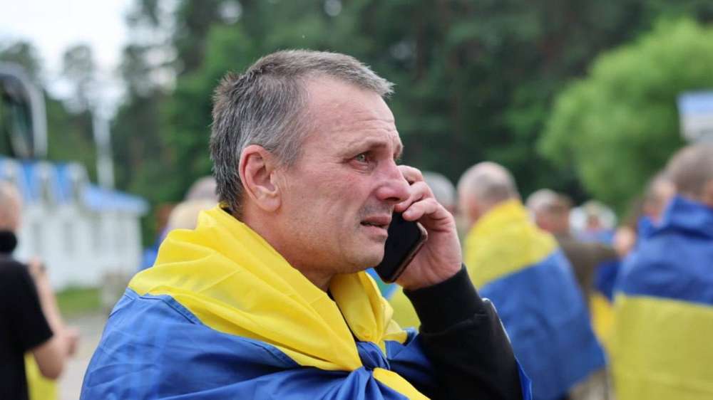 повернулися з полону захисники