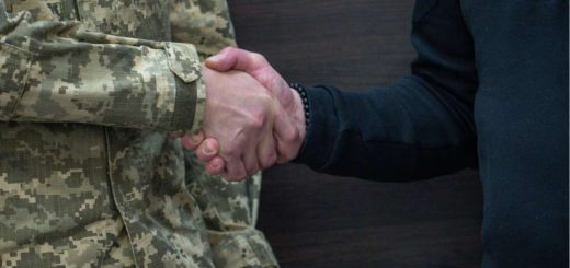 грошову допомогу для звільнених з полону військових