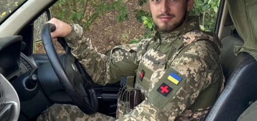 Музикант бард військовий