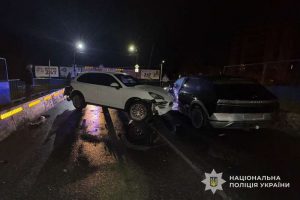 ДТП в Тернополі Порше Іонік