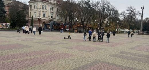 електросамокат Тернопіль театральний майдан