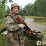 поліцейський Лис захищає на передовій