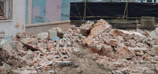 демонтують удинок на стуса