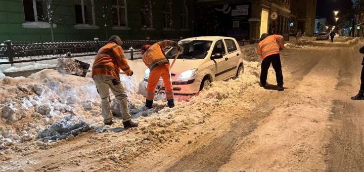 Тернопіль комунальники розчищення снігу