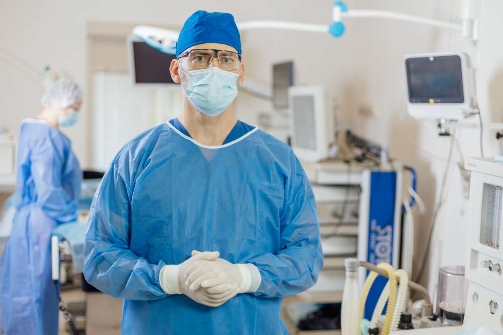 Дмитро Успенський хірург-мамолог Медичного центру Параскева