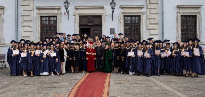 церемонія вручення дипломів