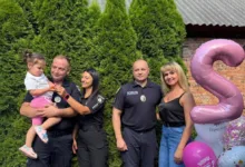 У Чорткові поліцейські привітали з днем народження донечку загиблого побратима