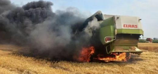 На Тернопільщині горів комбайн і 5 гектарів поля