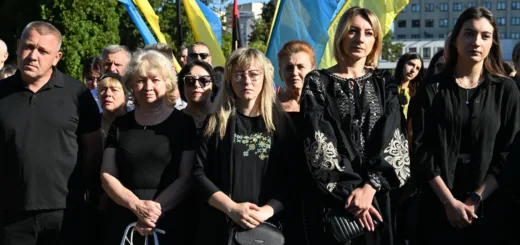 У Тернополівшанували пам’ять полеглих захисників України та вручили відзнаки-звання «Почесний громадянин Тернопільської області»