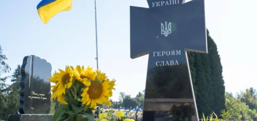 Україна вшановує Героїв: сьогодні – День пам’яті захисників України