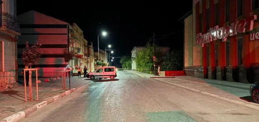 У Бучачі двоє моложих людей на мотоциклі потрапити в аварію