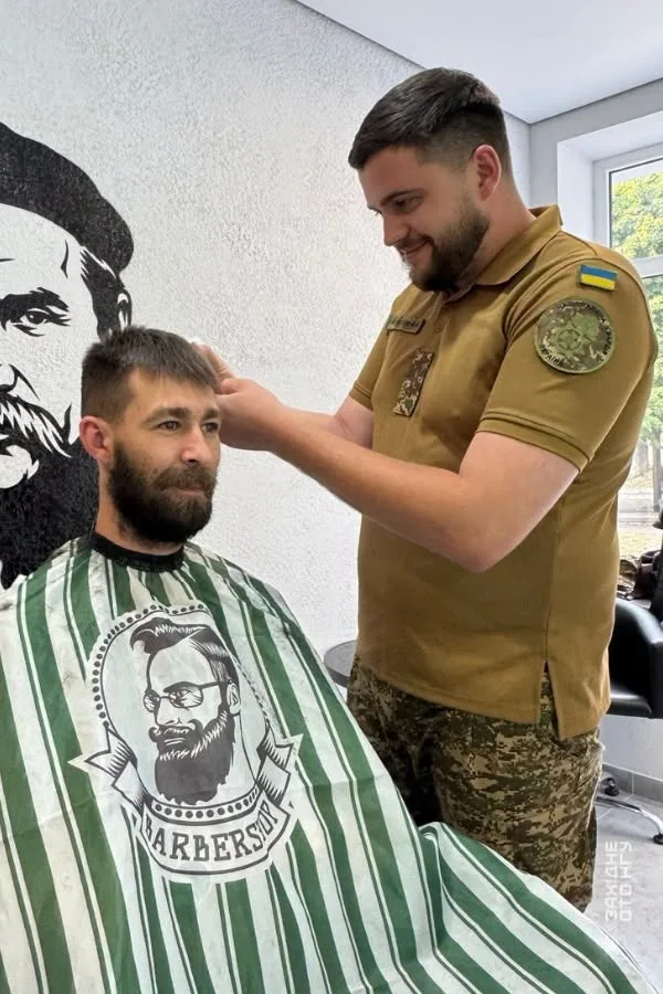 військовий барбер 2 Галицької бригади