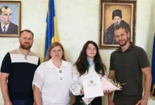 Виготовляє випічку, прикраси і допомагає ЗСУ: школярку з Тернополя відзначили за волонтерство