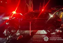 У Тернополі 21-річний водій Porsche втікав від патрульних і протаранив Mercedes: постраждали 8 людей