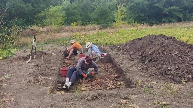 На Тернопільщині археологи розкопують невідоме раніше трипільське поселення на приватному городі