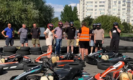 У Тернополі для ветеранів та ветеранок провели тренування з картингу