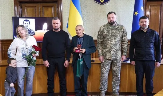 На Тернопільщині рідним загиблого військового Сергія Сагайдака вручили орден «За мужність»