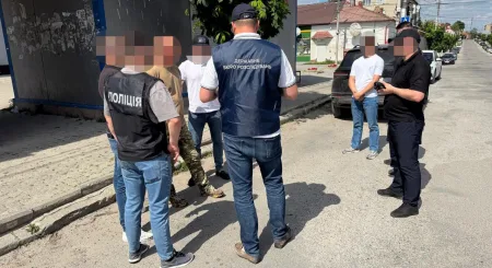 На Тернопільщині затримали підполковника ТЦК за підозрою у вимаганні $2,5 тисячі