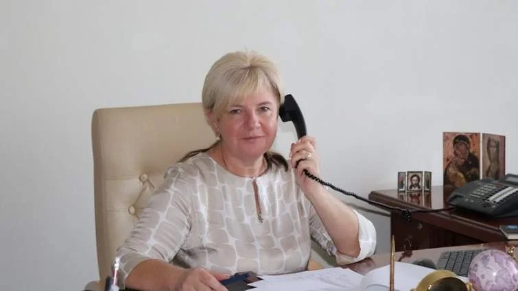 Підозрювана в систематичному хабарництві податківиця з Тернополя вийшла із СІЗО після сплати 3 млн грн застави