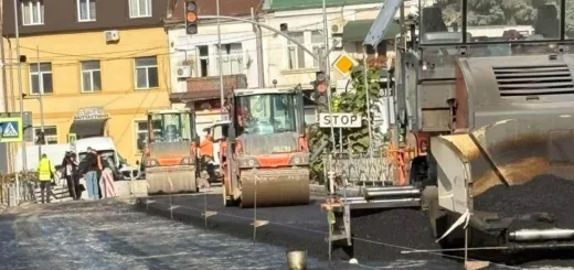 У Теребовлі на дорозі М-19 розпочали укладати асфальт