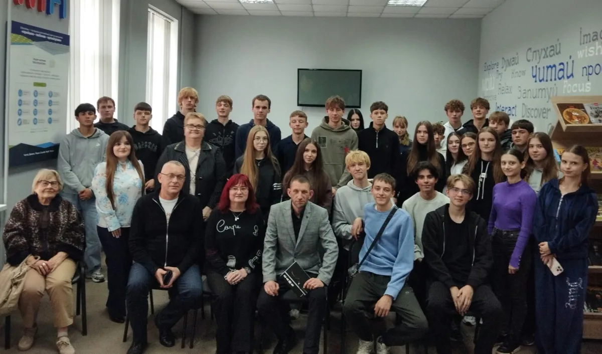 У Тернополі поет Тарас Бурак презентував збірку «СамоКат»