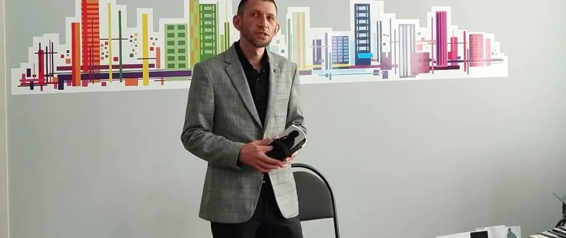 У Тернополі поет Тарас Бурак презентував збірку «СамоКат»