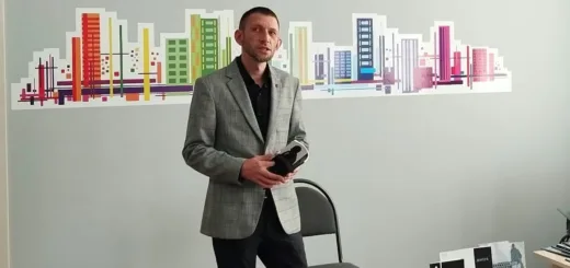 У Тернополі поет Тарас Бурак презентував збірку «СамоКат»