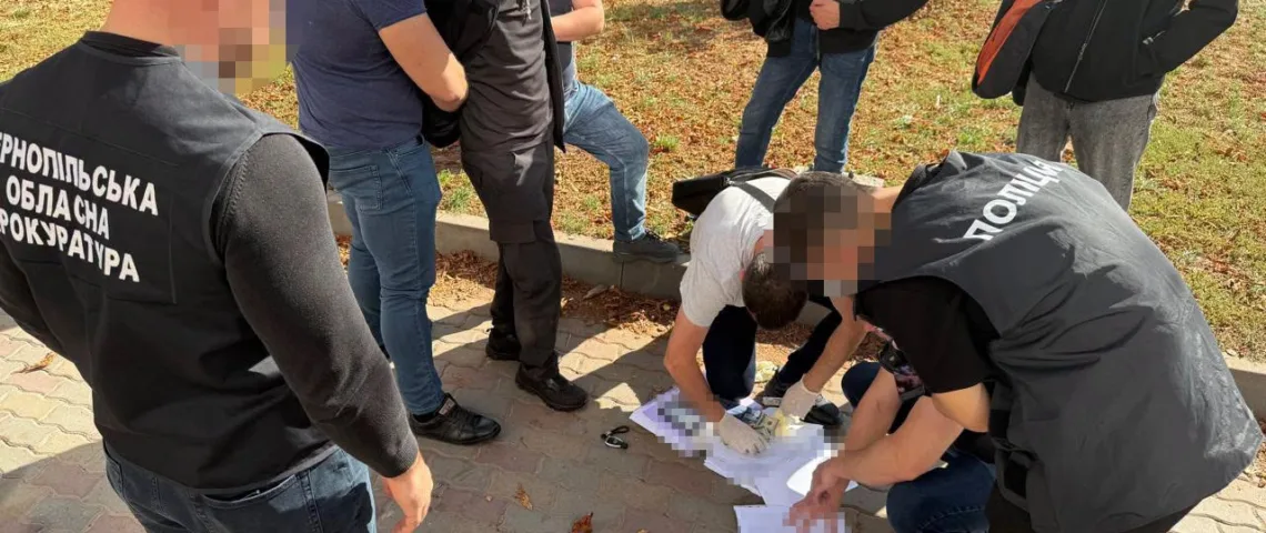 «Просив заховати кошти під обгортку шоколадки»: викрили посадовця Укртрансбезпеки