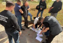 «Просив заховати кошти під обгортку шоколадки»: викрили посадовця Укртрансбезпеки