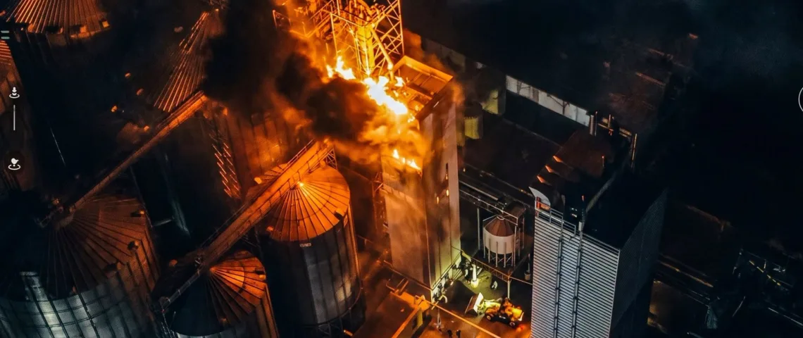 Пожежа на елеваторі у Козовій: знищено частину обладнання і зерно