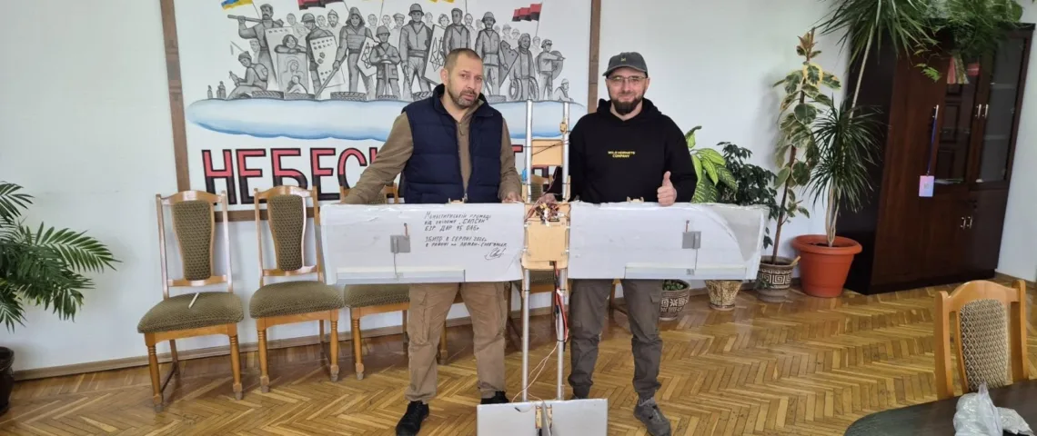 Військовий Сергій Савка передав Монастириській міськраді підбиту рашистську “Молнію”