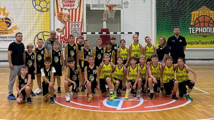 Юні баскетболісти з Тернополя виграли три матчі на чемпіонаті України