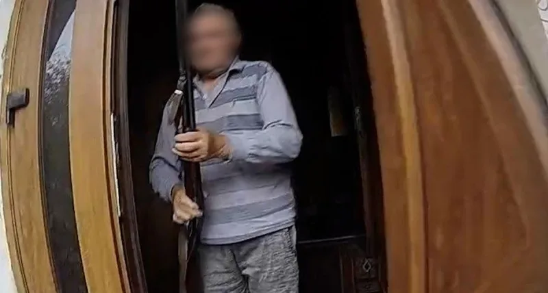 На Чортківщині п’яний чоловік працівникам поліції вбивством