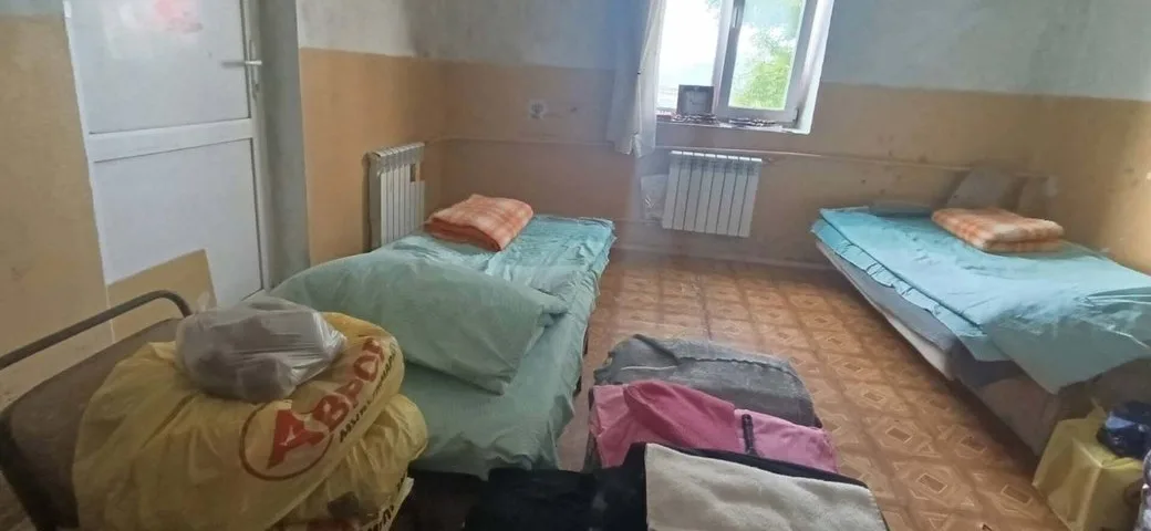 На Тернопільщині переселенці скаржаться на плісняву та неналежні умови проживання в колишній лікарні
