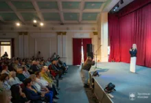 У Тернополі для людей старшого віку влаштували святковий концерт