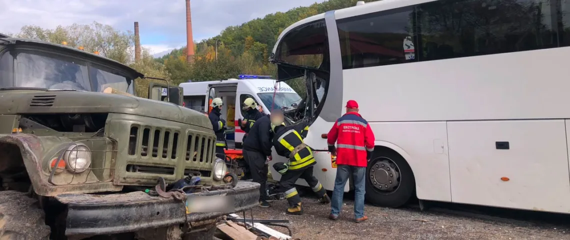 У Чорткові зіткнулися вантажівка та автобус